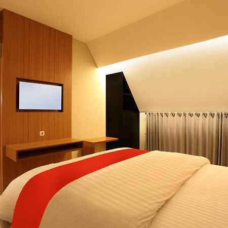 Adotel Jakarta Buitenkant foto