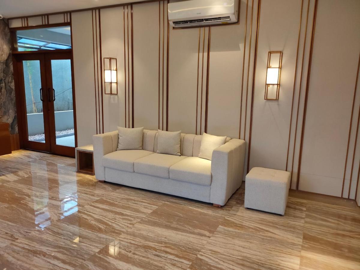 Adotel Jakarta Buitenkant foto