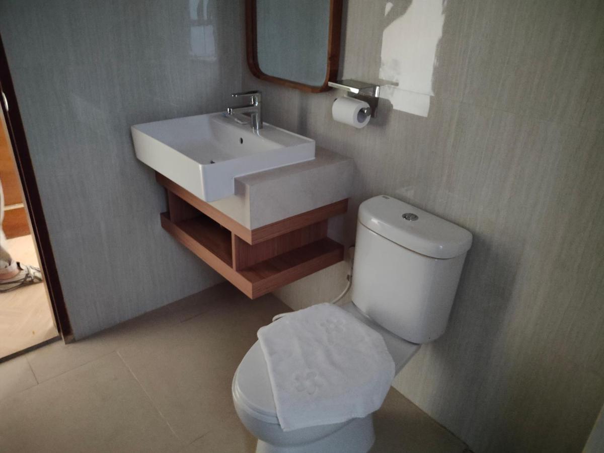 Adotel Jakarta Buitenkant foto